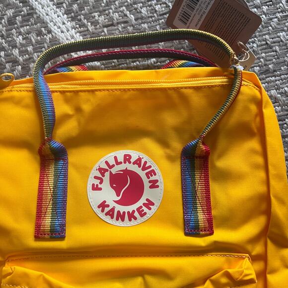 Fjällräven Kånken Rainbow Warm Yellow/Rainbow Pattern One Size - Picture 4 of 5